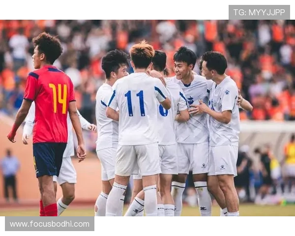 全运会回顾：上海足球队展现灵活战术与团队配合的精彩表现